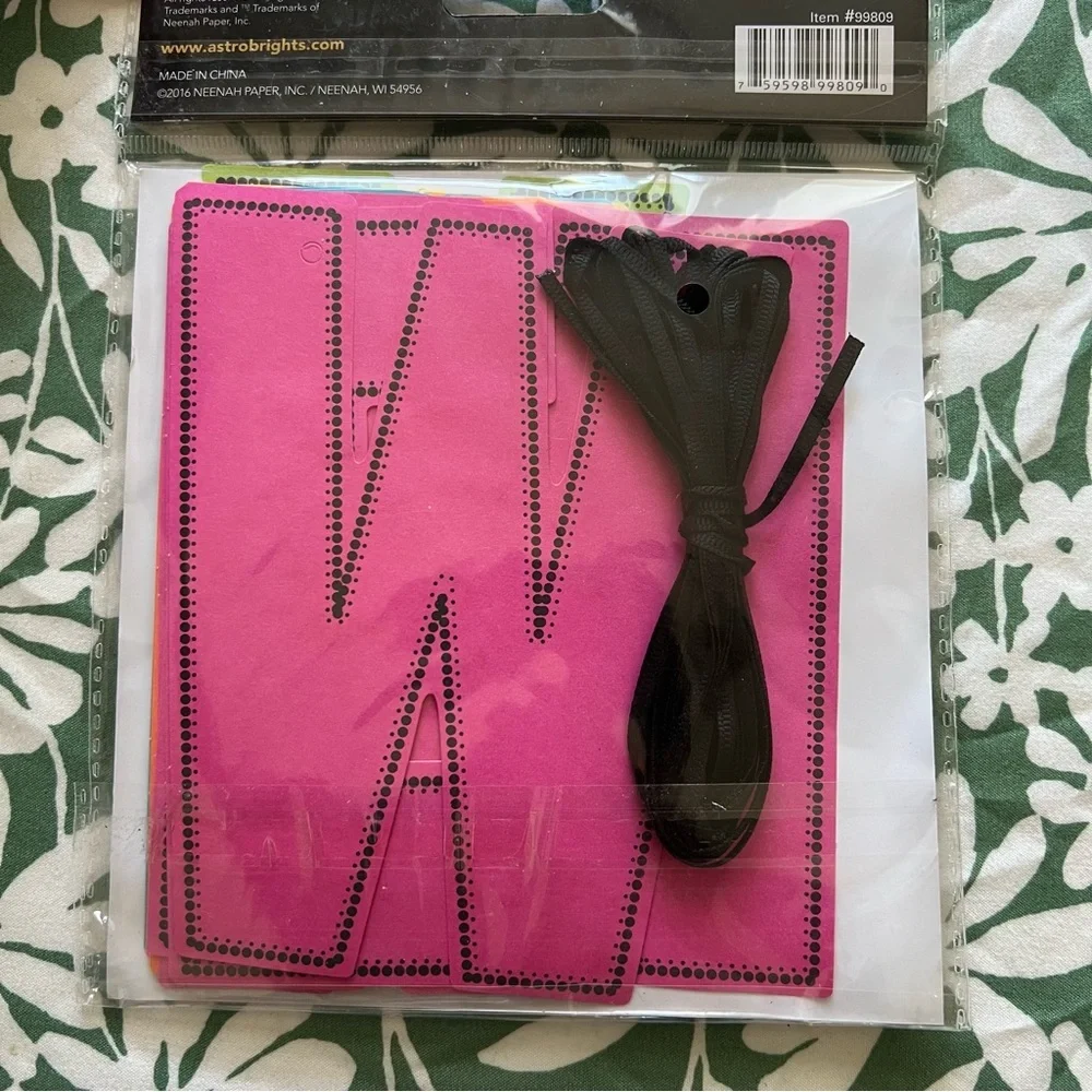 Welcome Banner Multilingual Kit - Multicolor - Picture 3 of 3